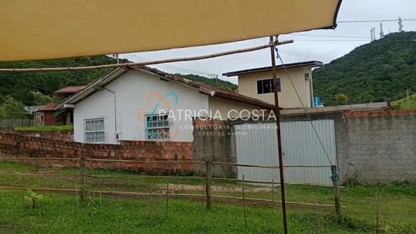 Casa de Alvenaria à Venda no bairro Ambrósio-Garopaba/SC