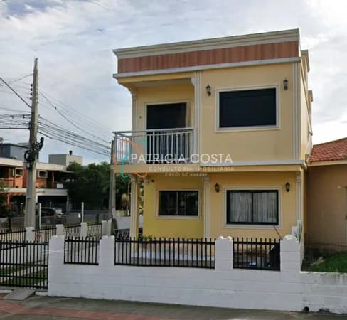 Sobrado de Esquina á Venda no Centro, Garopaba-SC