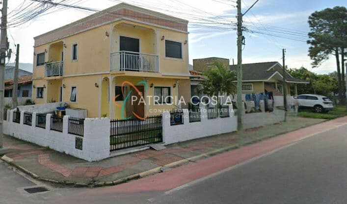 Casa de Esquina á Venda no Bairro Pinguirito, Garopaba-SC