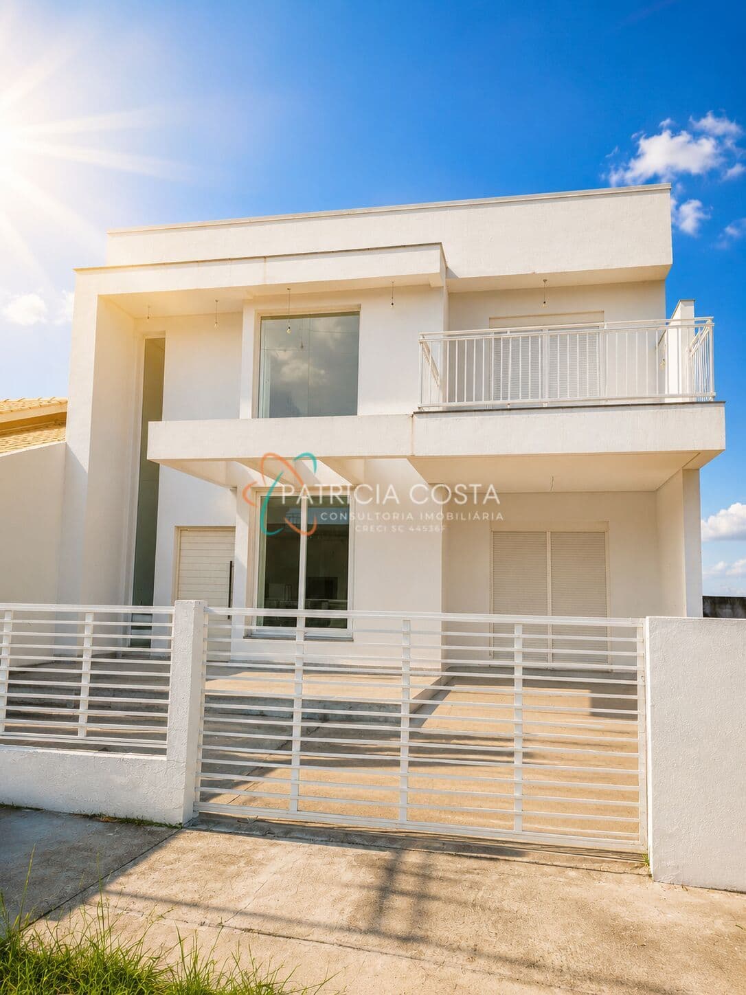 Casa Alto Padrão com 4 Dormitórios à Venda no Ambrósio - Garopaba/SC