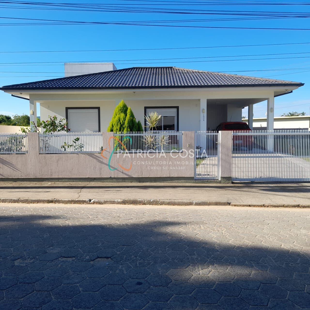 Bela Casa á Venda no Bairro Ambrósio-Garopaba/SC