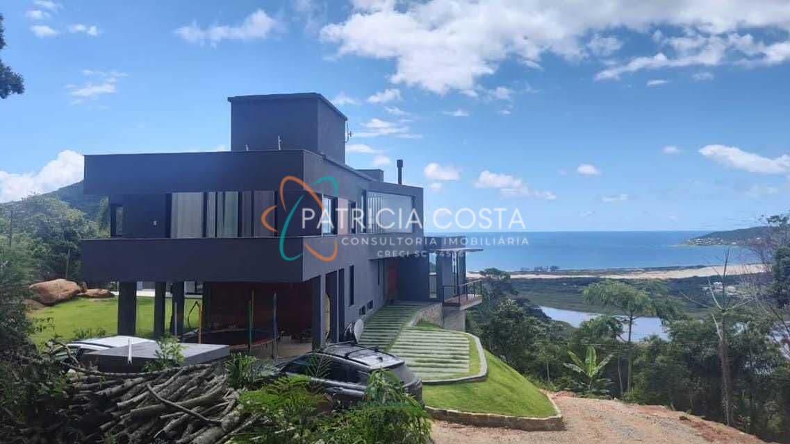 Casa Alto Padrão em COSTA DO MACACU, Garopaba/SC