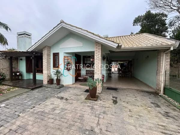 Casa Térrea com Piscina Aquecida no Panorâmico-Garopaba/SC