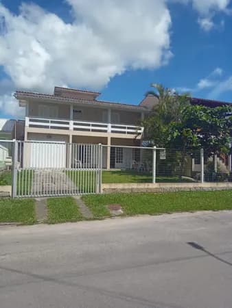 Casa à Venda no Centro de Garopaba-2 Minutos da Praia