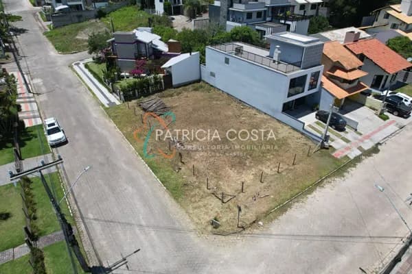Terreno Esquina à Venda no Jardim Panorâmico em Garopaba/SC