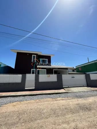 Linda Casa com Piscina à Venda no Ambrósio – Garopaba/SC