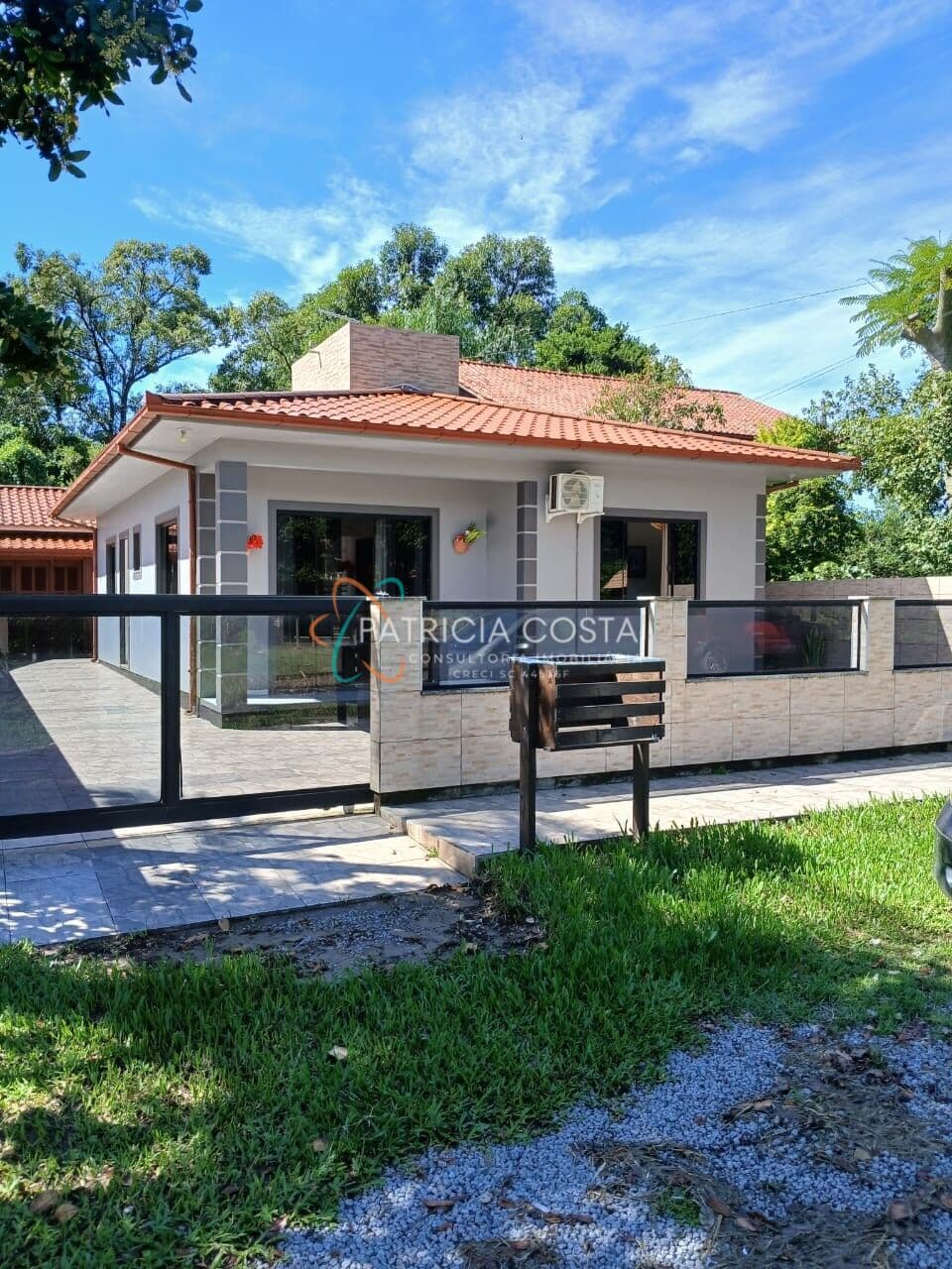 Duas Casas à Venda na Praia da Barra-Garopaba/SC