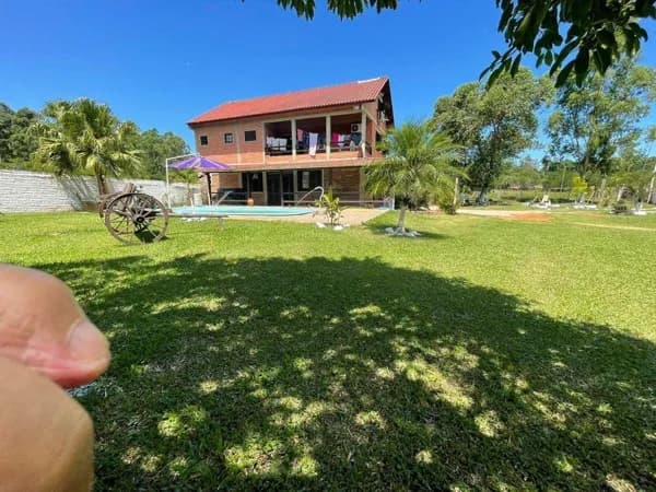 Sítio com duas belas casas