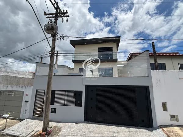 LINDA CASA/SOBRADO