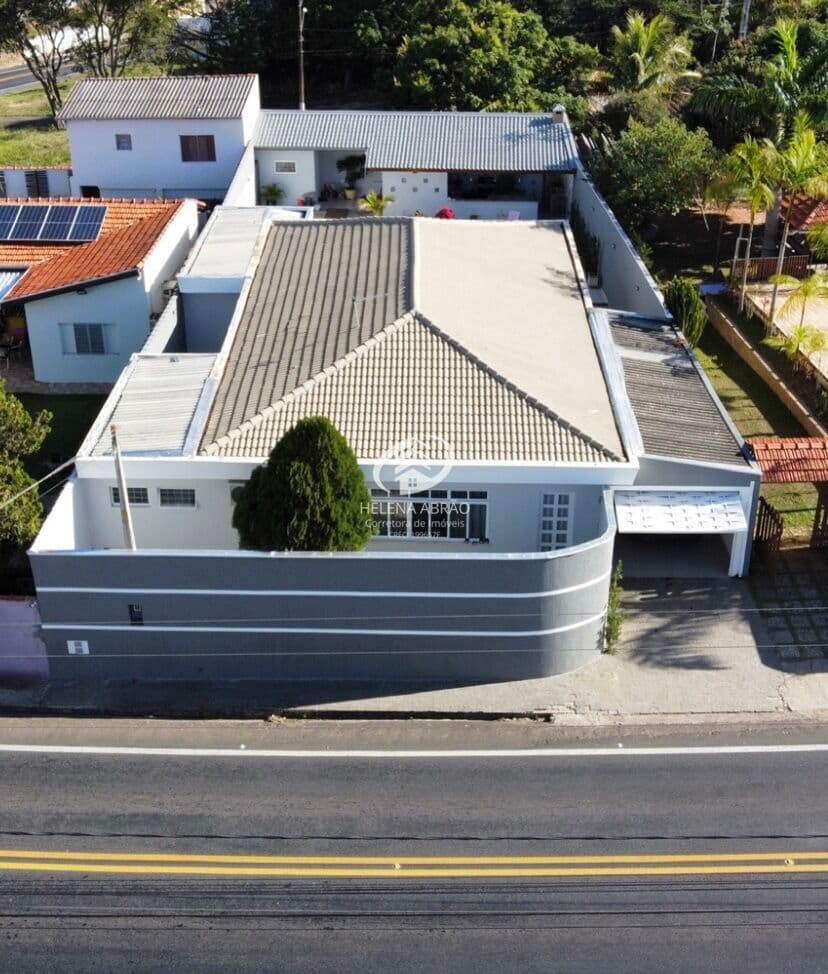 CASA TÉRRIA COM PISCINA EM ÁGUAS DE SÃO PEDRO