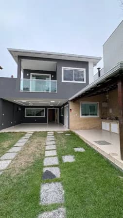 Linda Casa de Alto Padrão em Condomínio