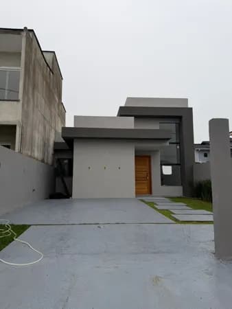 Linda Casa em Condomínio