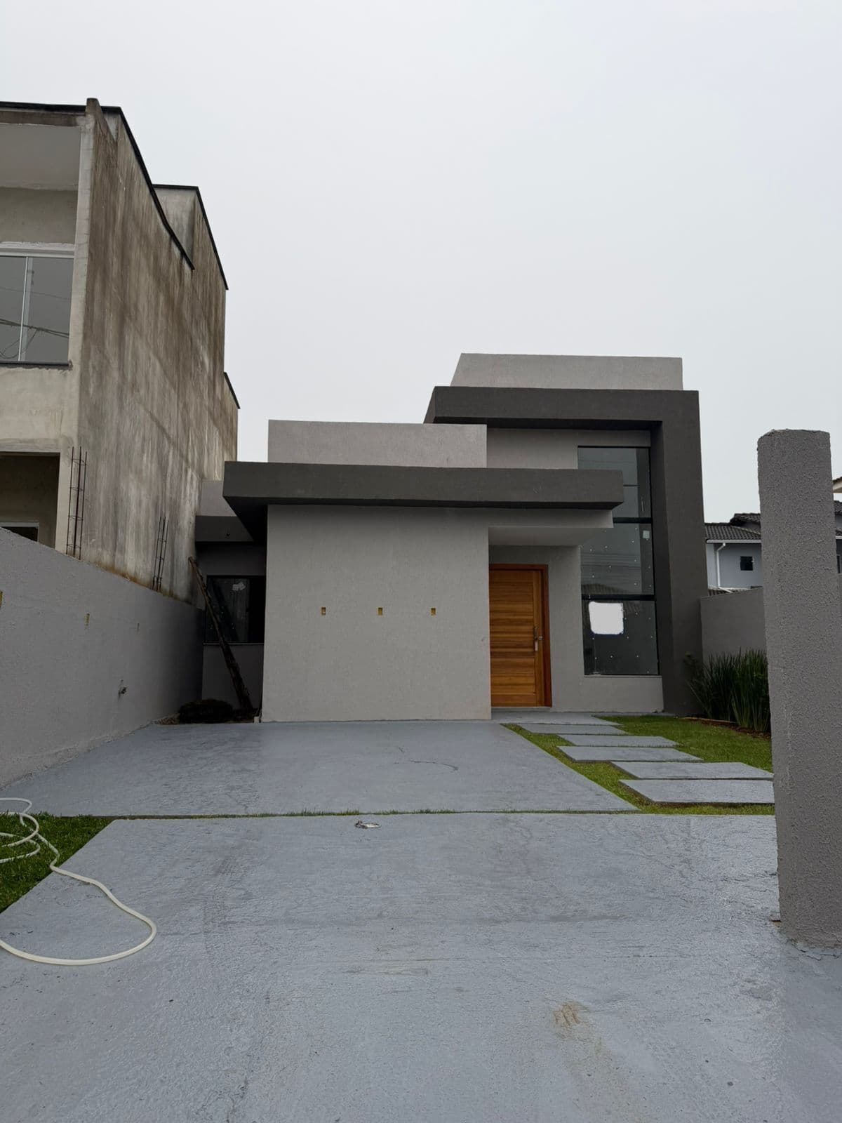 Linda Casa em Condomínio