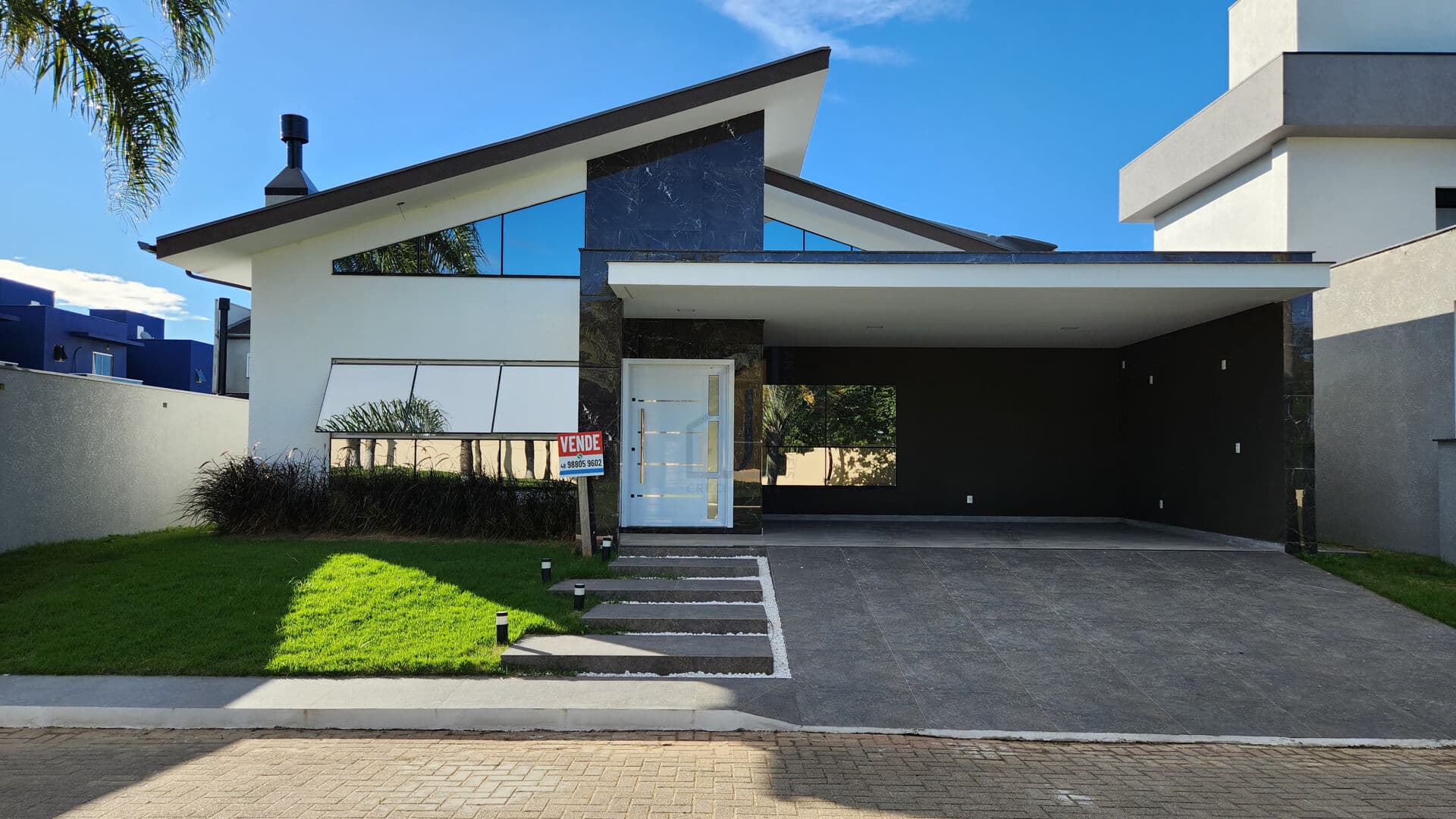 Casa Alto Padrão em Condomínio à Venda no Bairro Ingleses, Florianópolis/SC