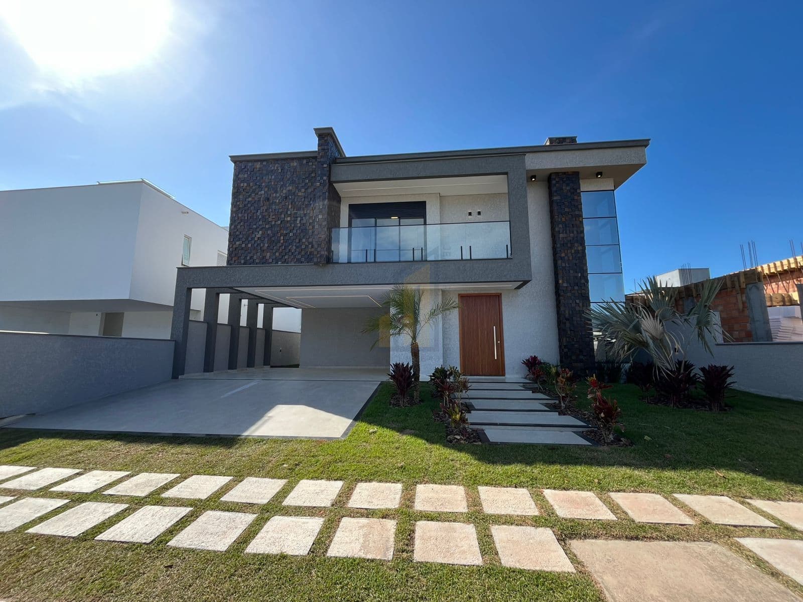 Casa alto padrão em Condomínio Fechado !!!