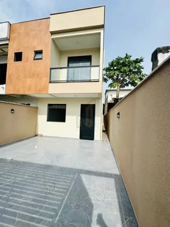 Casa Sobrado novo pronto para morar no Rio Vermelho!