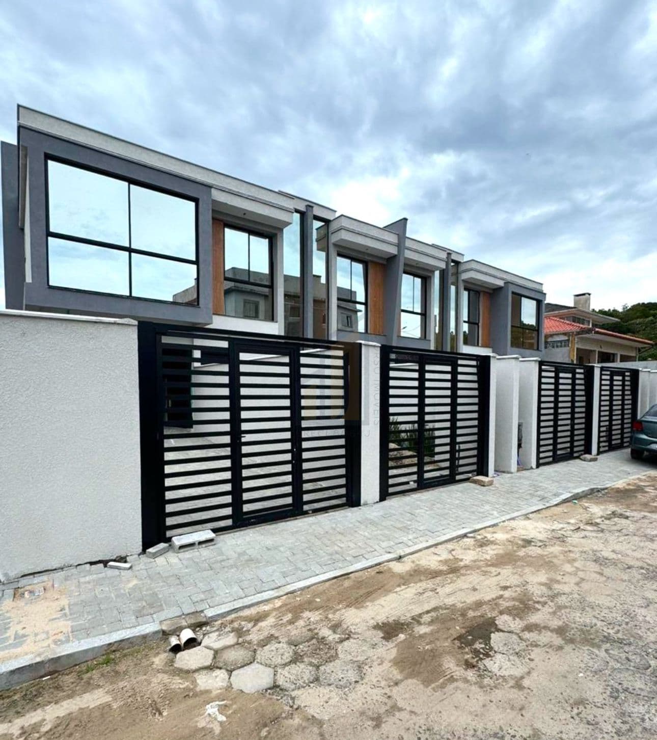 Duplex pronto para morar entre as Praia dos Santinho e Ingleses!