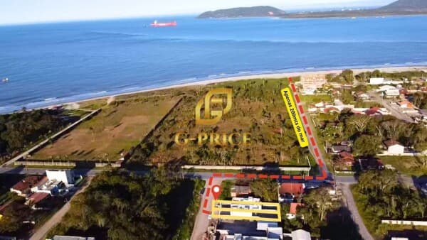 Belíssima Casa com 3 Quartos apenas 200 mts do Mar