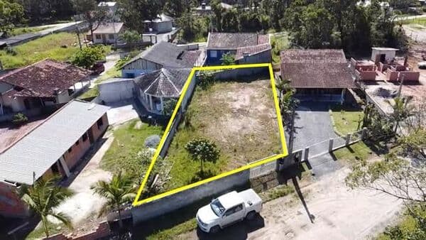 Excelente Terreno à 150mts do Mar Pronto para Construir