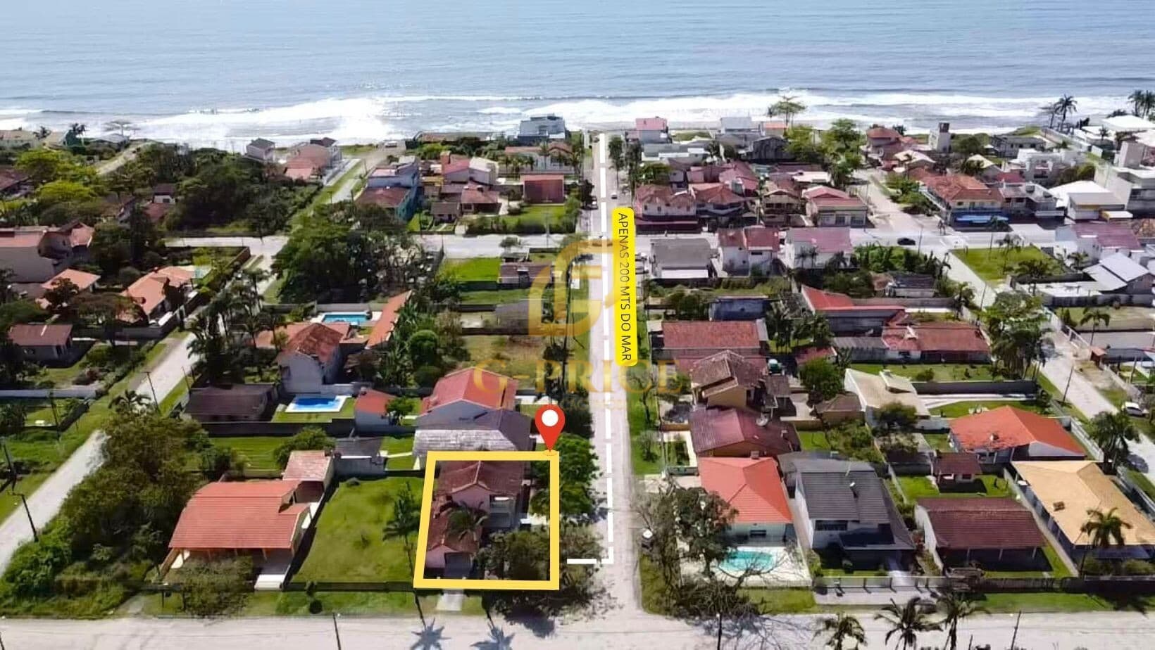 Sobrado de Esquina à 200mts do Mar em Região Nobre da Cidade