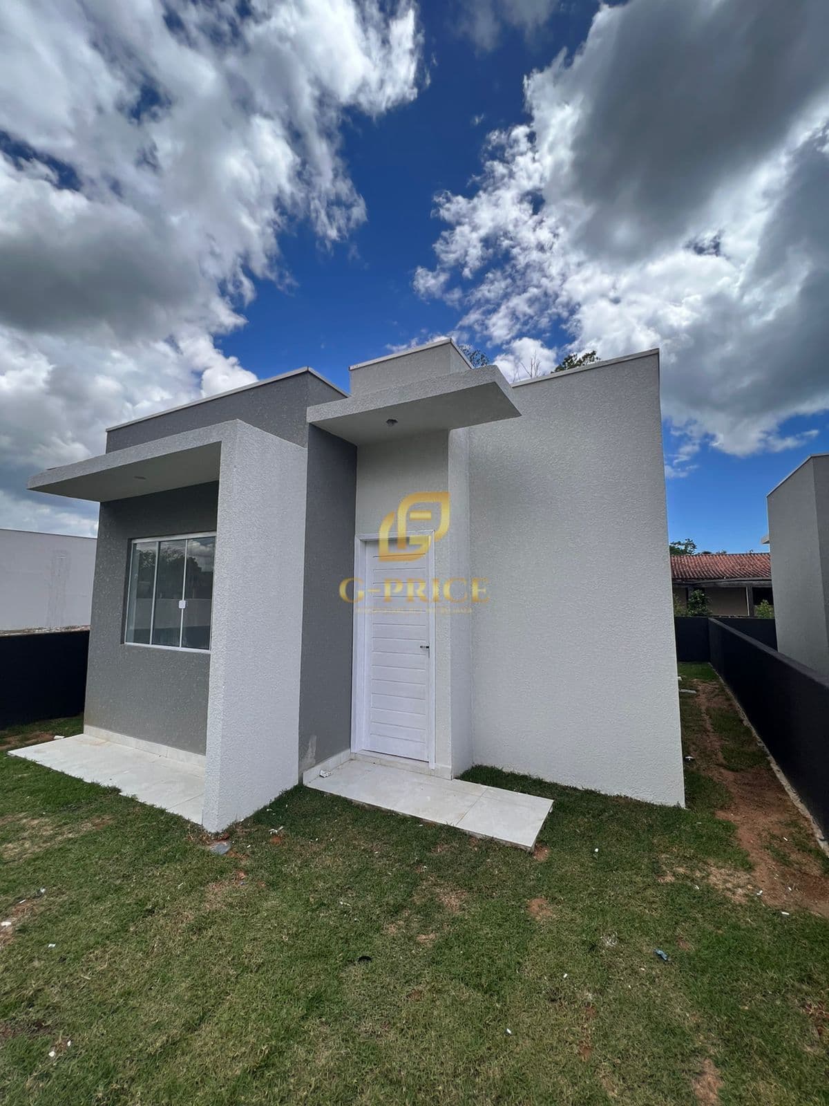 Excelente Casa Nova em Região Desenvolvida Apenas 280 mts do Mar