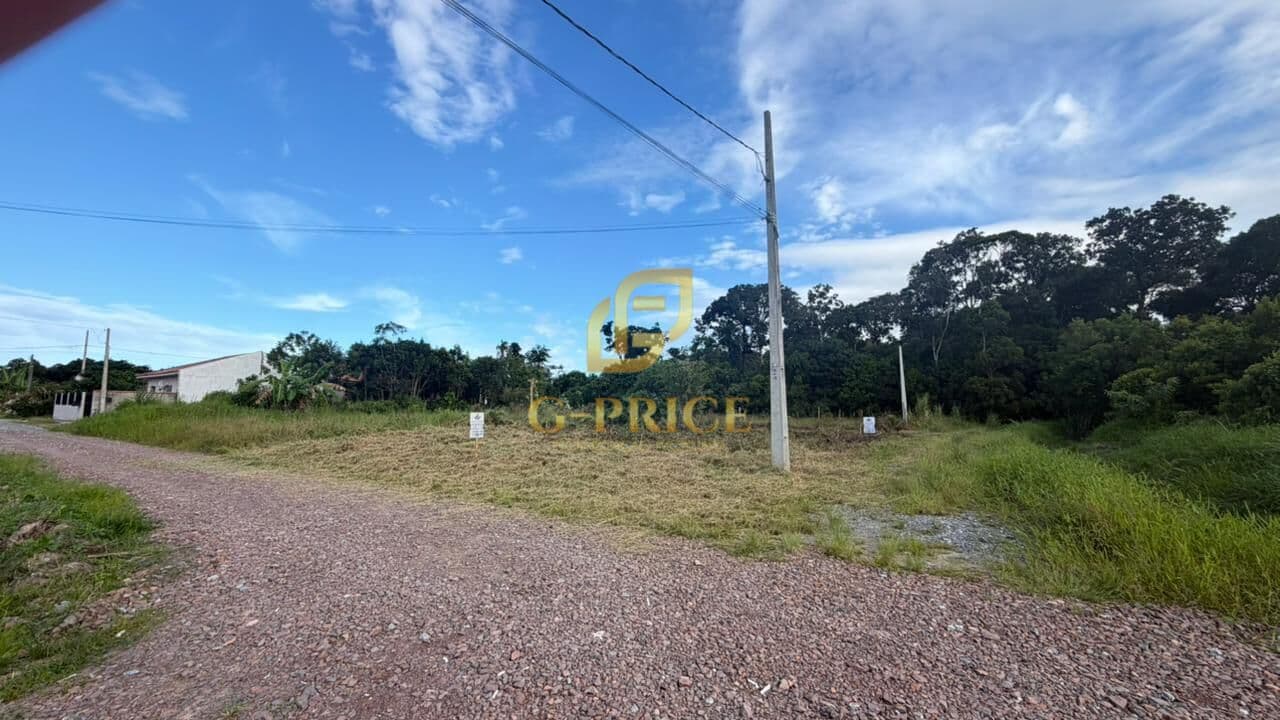 Ótimo Terreno de Esquina Pronto para Construir a 800 mts do Mar