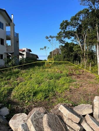 Maravilhoso Terreno Pronto para Construir uma Quadra do Mar - Balneário Rio Gracioso
