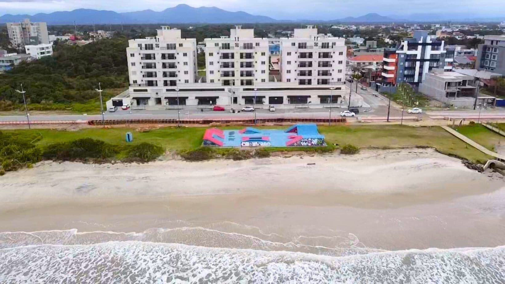 Maravilhoso Apto de Frente para o Mar com Vista Permanente no Centro da cidade