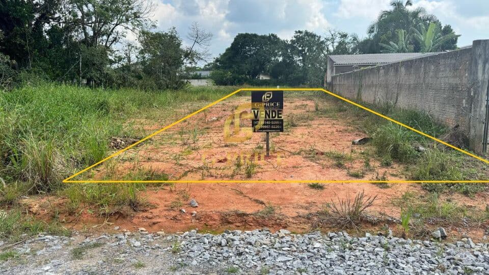 Excelente Terreno Inteiro em Região Nobre à 350 mts do Mar Pronto Para Construir