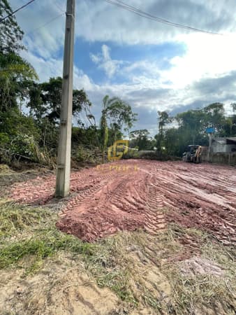 Ótimo Terreno face Leste Pronto para Construir à 800 mts do Mar