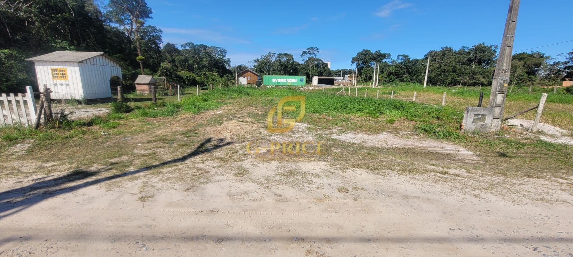 Lindo Terreno Pronto para Construir à 700 mts do Mar
