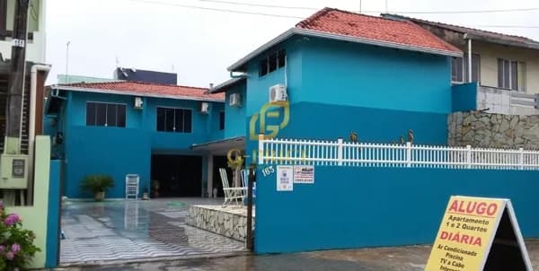 Oportunidade Única! Casa + 3 kitnets a 150m do Mar e 600 mts da 3 ° Pedra
