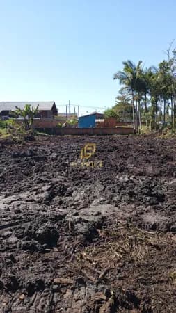 Ótimo Terreno Limpo face Oeste à 300 mts da nova Escola da região