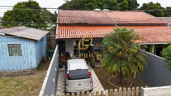 Excelente Casa com 2 Dormitórios apenas 450 mts do Mar