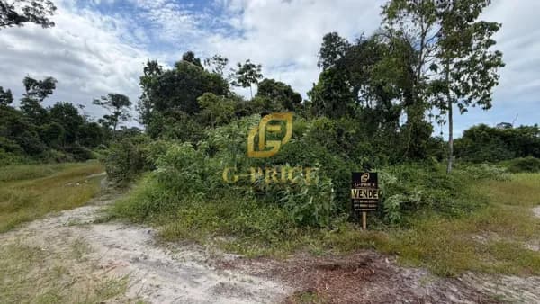 Ótimo Terreno de Esquina com 384m² apenas 750 mts da Praia