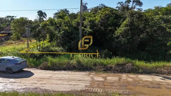 Excelente Terreno Inteiro com Rua Reta até o Mar Região Nobre