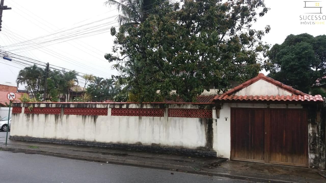 Duas casas à venda em Rio das Ostras
