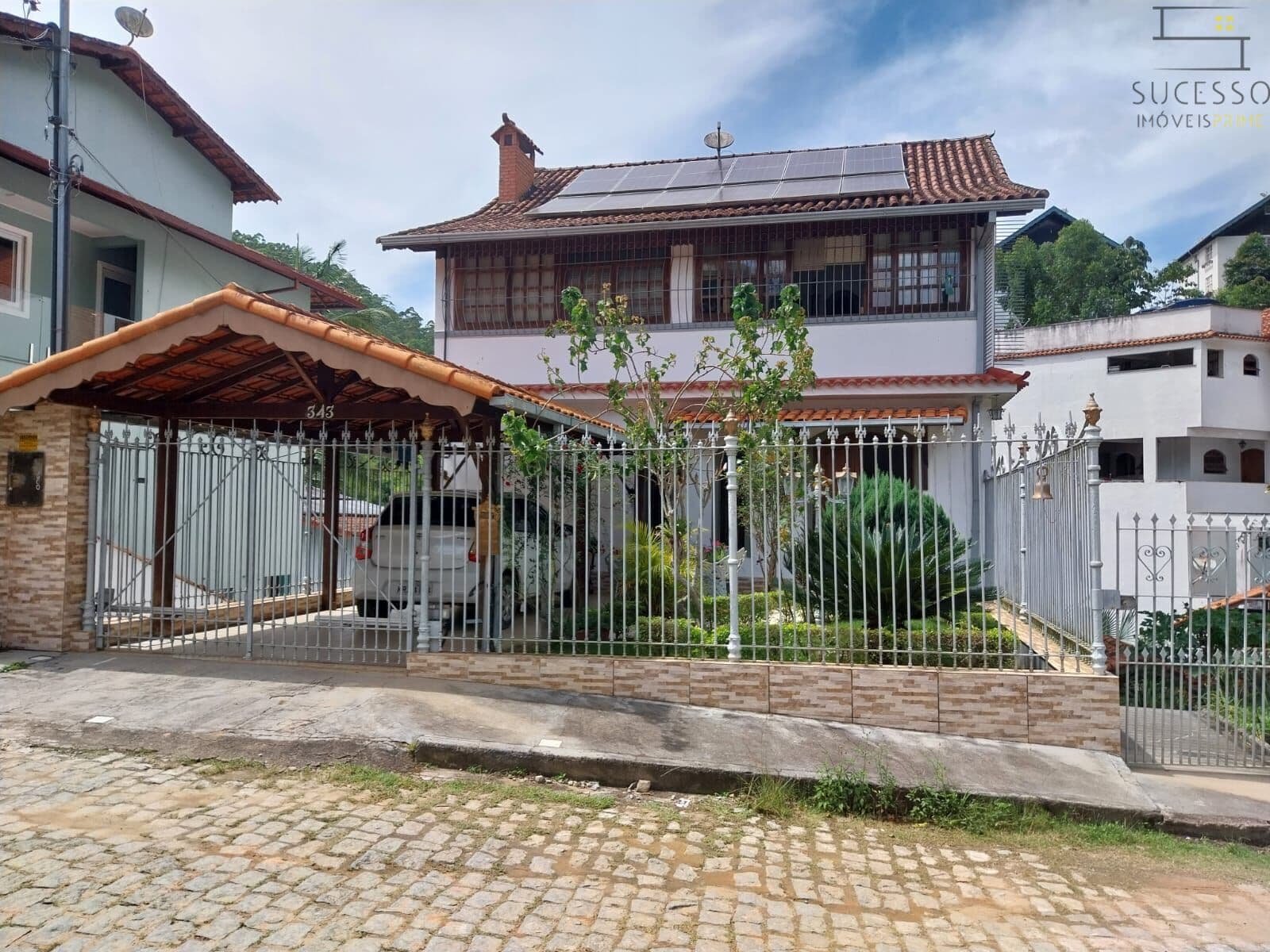 Casa com três andares à venda no Parque Santa Elisa