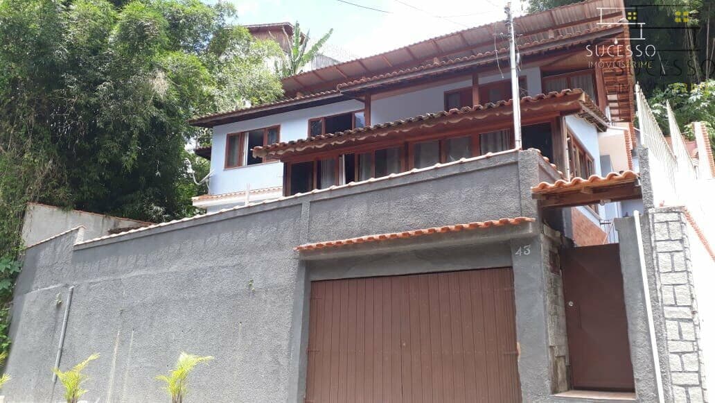 Casa à venda no Cônego