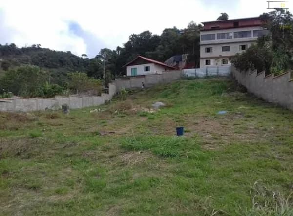 Terreno com projeto aprovado à venda no Campo do Coelho