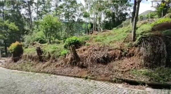 Terreno à venda no Cascatinha