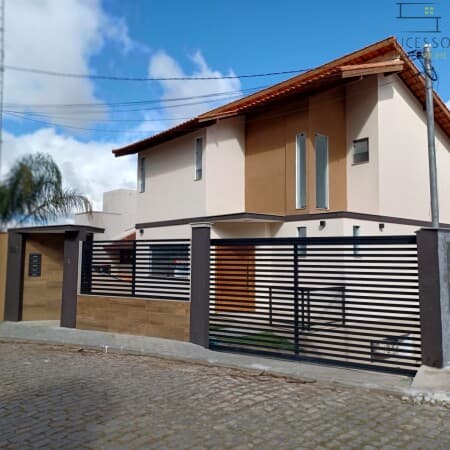 Casa Duplex à venda nas Braunes