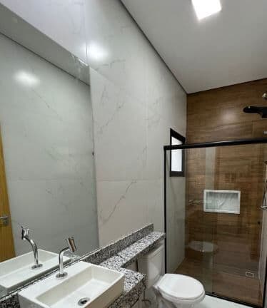 Casa térrea com ótimo acabamento