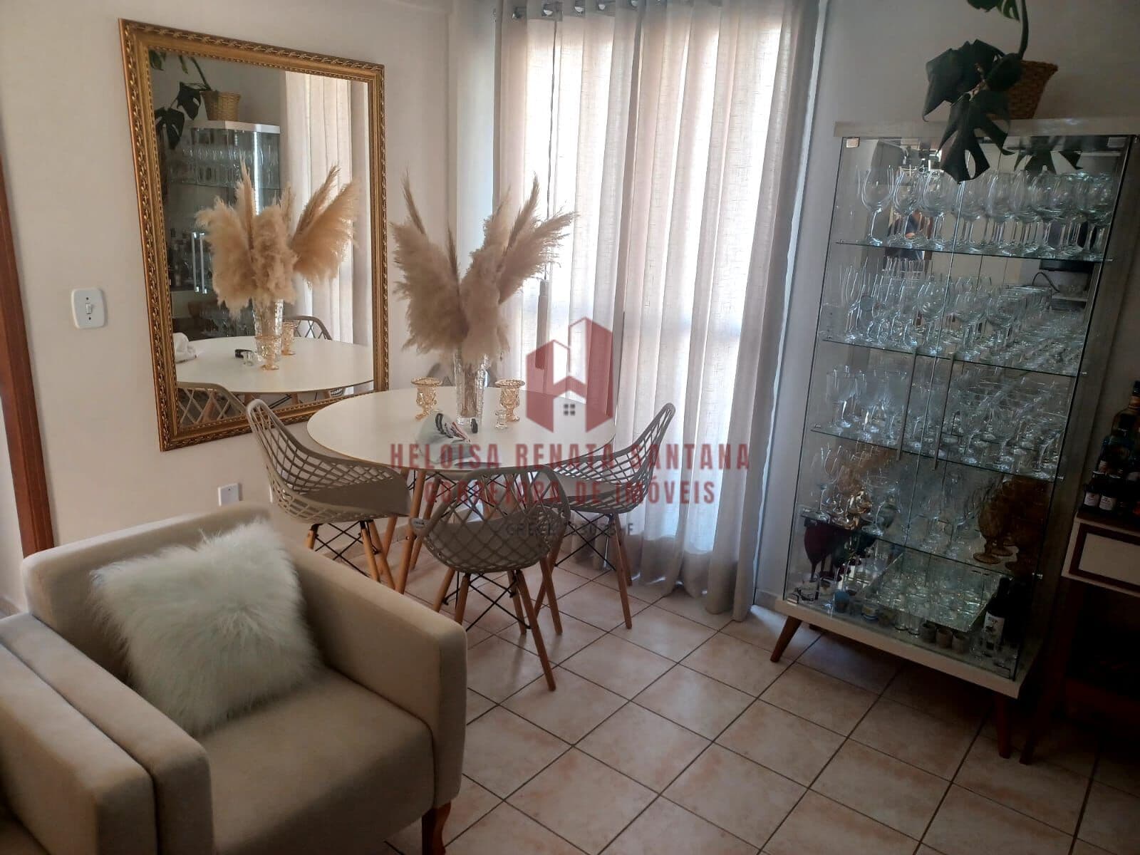 Apartamento de 02 Dormitórios Próximo de Plaza Shopping!