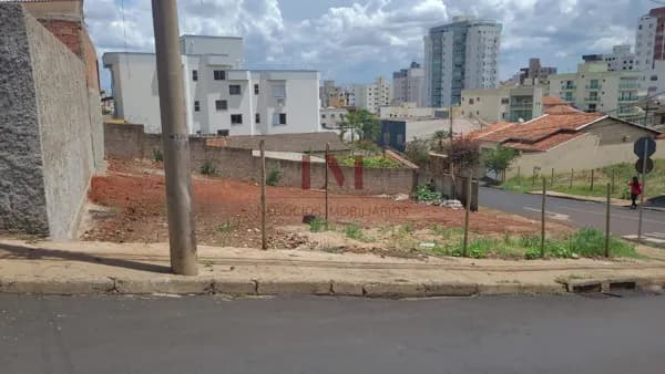 Lote/Terreno em Uberlândia - Tabajaras