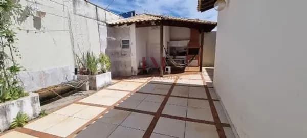 Casa no Jardim Karaíba