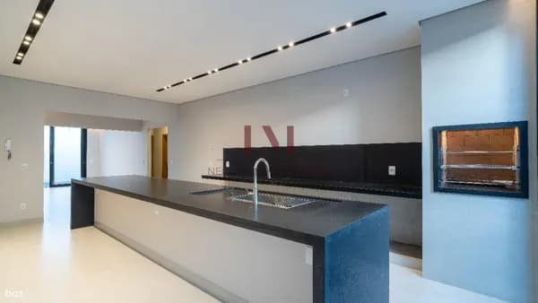Casa em Uberlândia - Jardim Europa