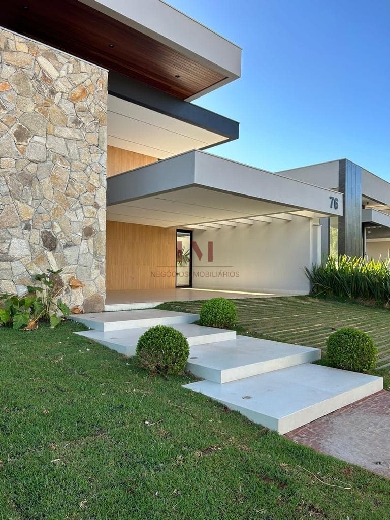 Casa em Condomínio Alphaville 1