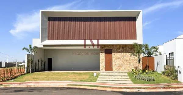 Casa em Condomínio Golden Village