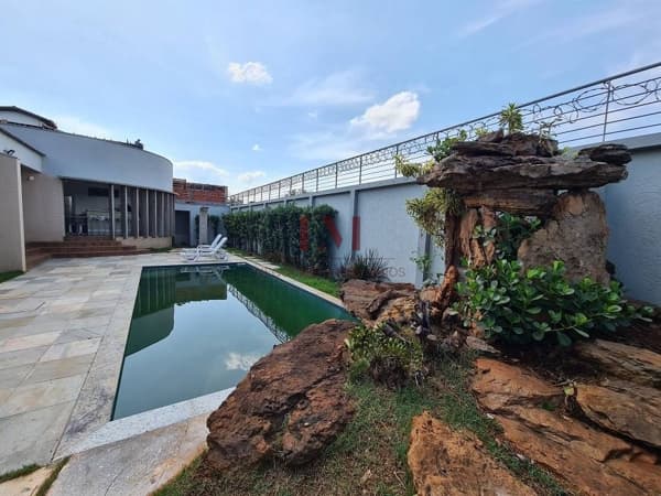 Casa no Jardim Karaíba